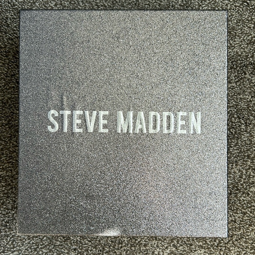 Brand new Steve Madden Hat and scarf